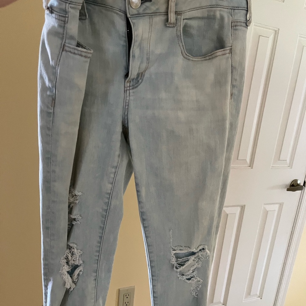 American Eagle Ripped Jeans size 8